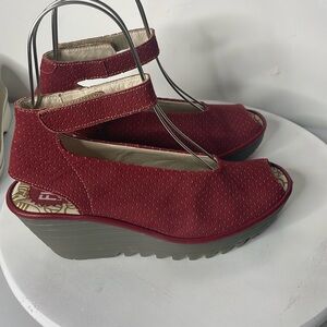 Fly London Dusty Red Leather & Suede  Sandals Sz 39 EUC